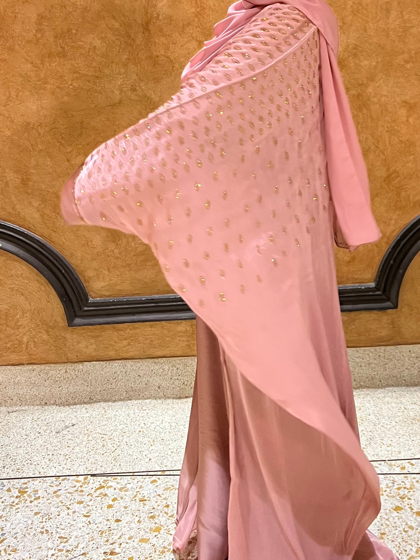 Ana Abaya - Pink