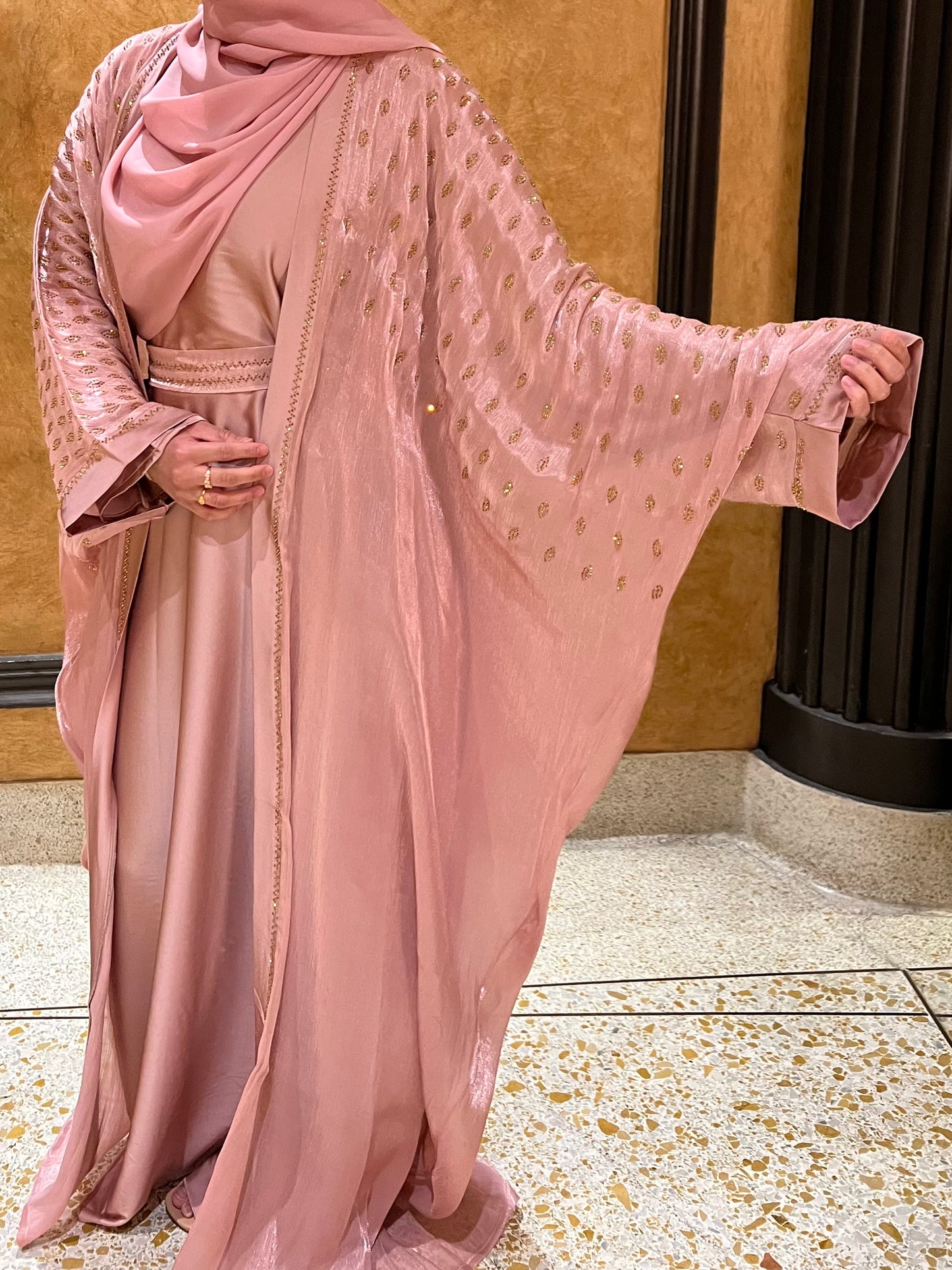 Ana Abaya - Pink