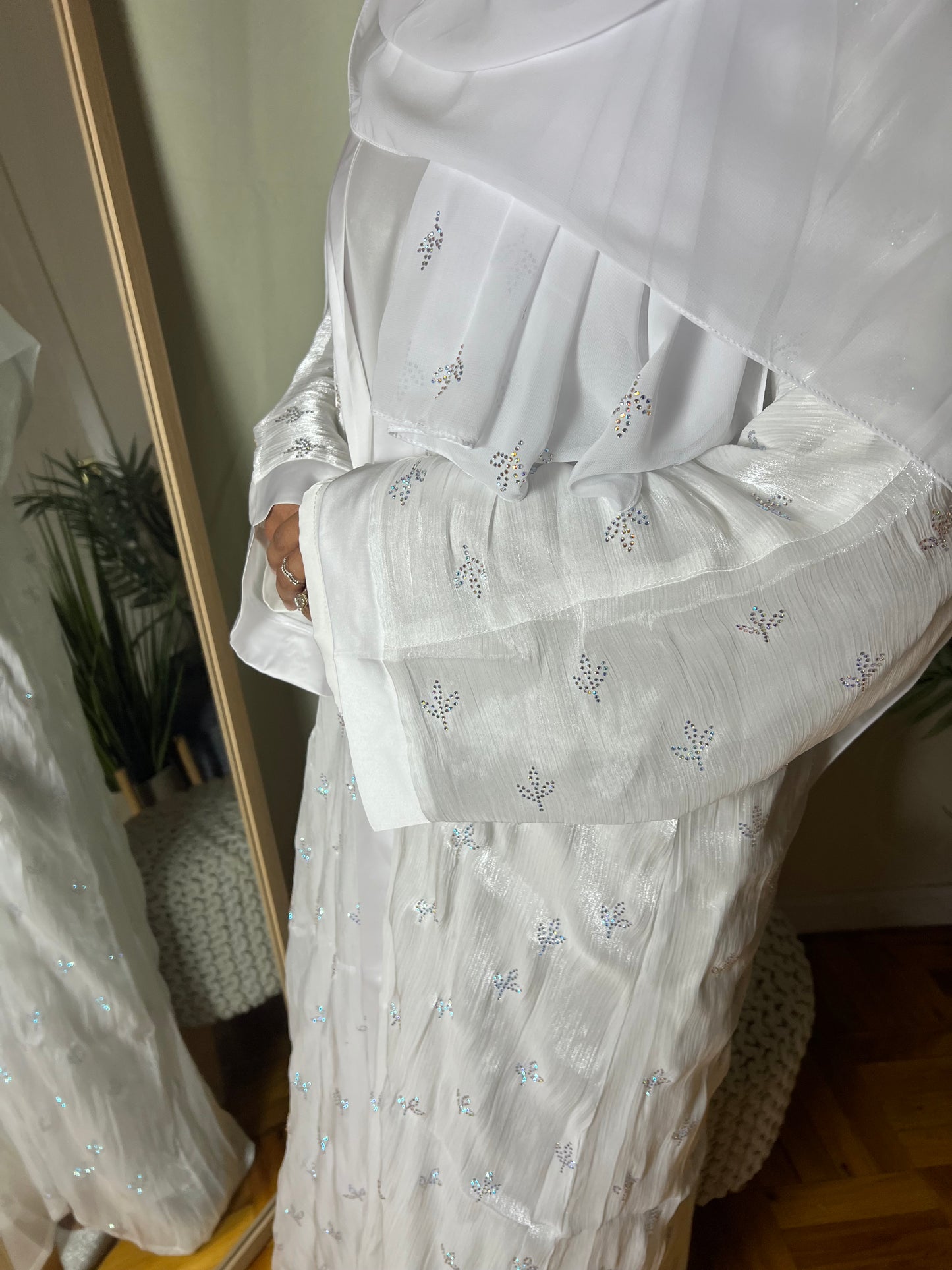 Nurani White Organza Four-Piece Open Abaya